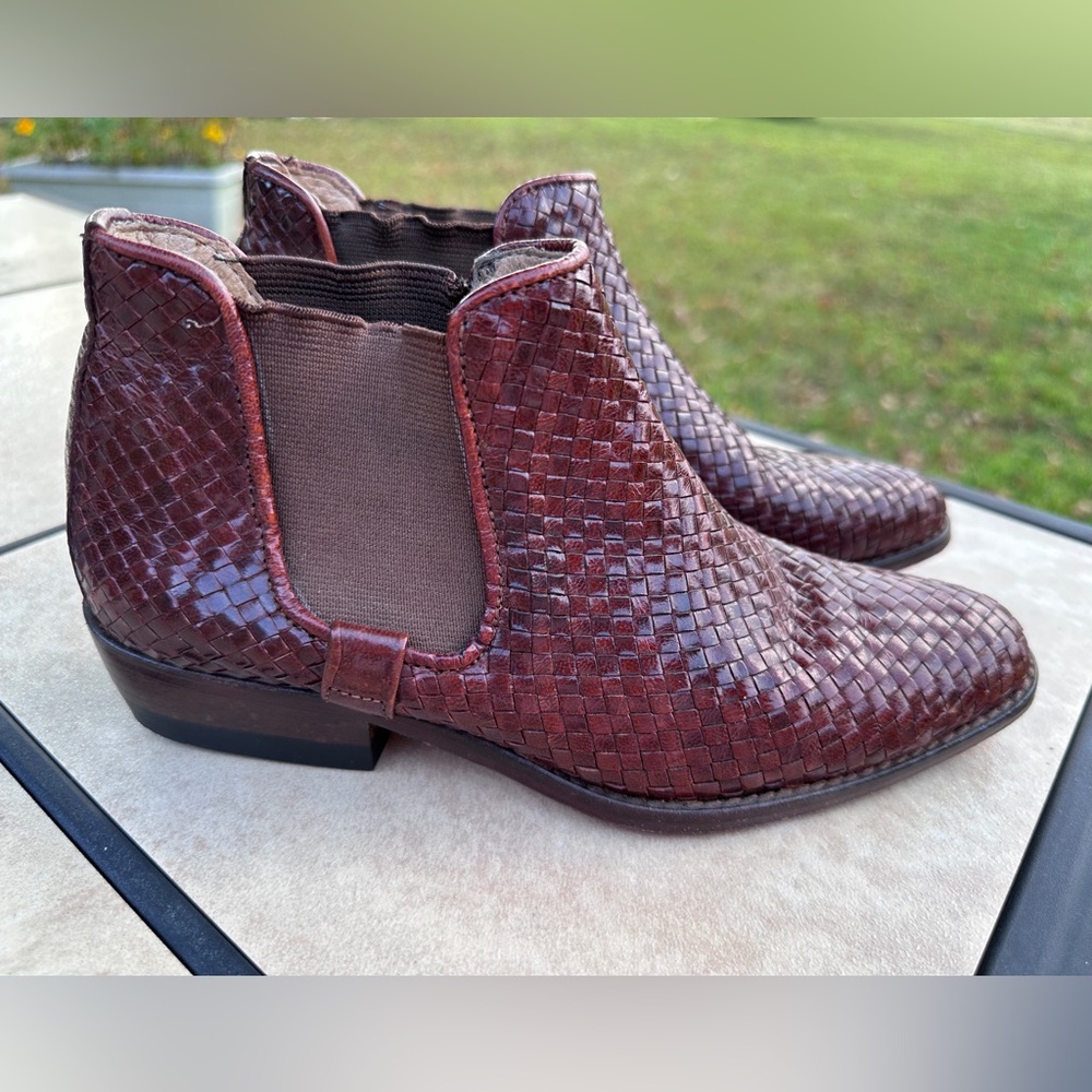 Joan & David Handcrafted‎ brown Leather Footwear Size 6 Ladies ankle boots